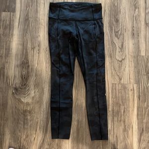 Camo fast and free leggings